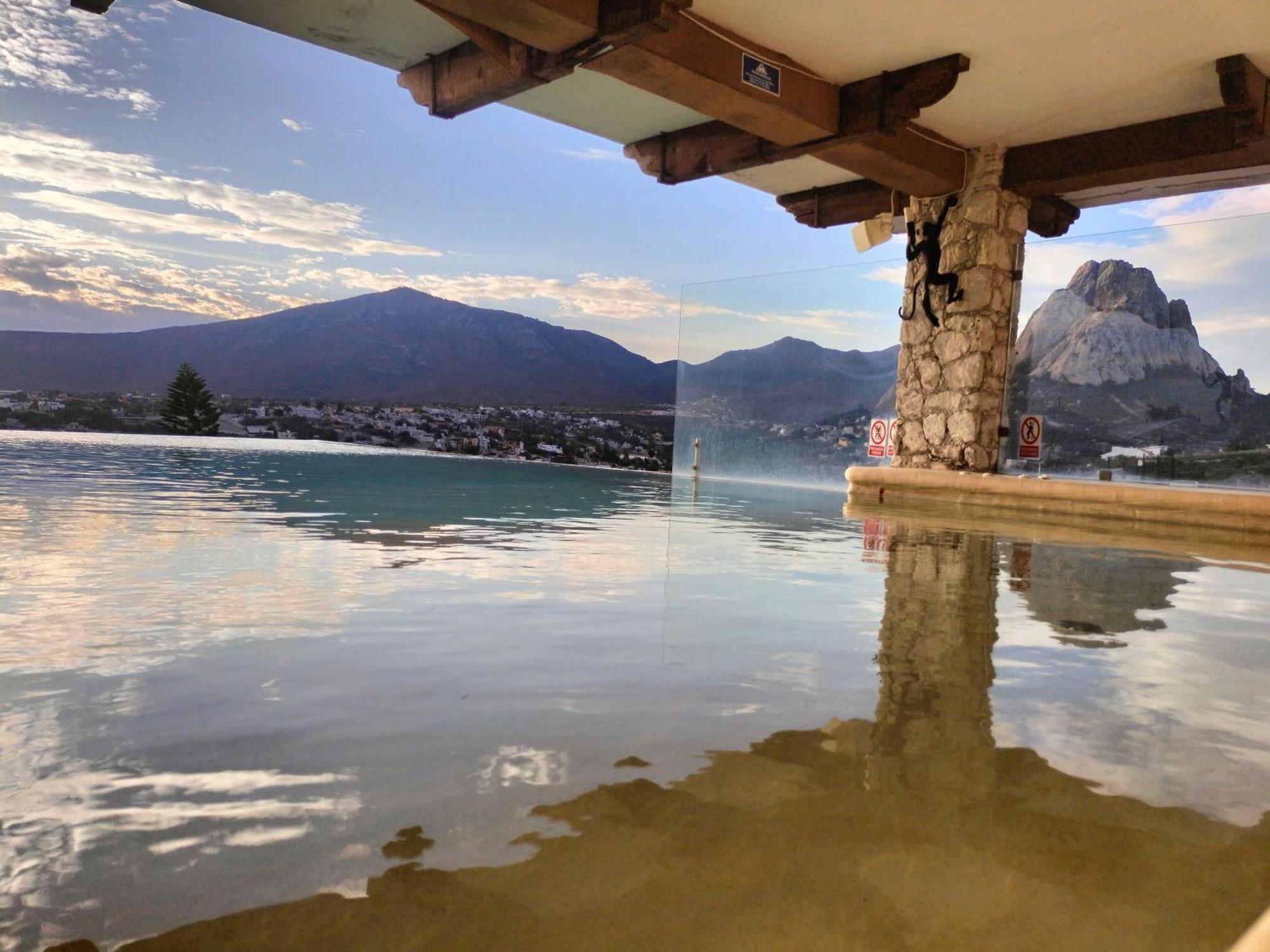 Hotel Villa Penasco Бернал Екстериор снимка